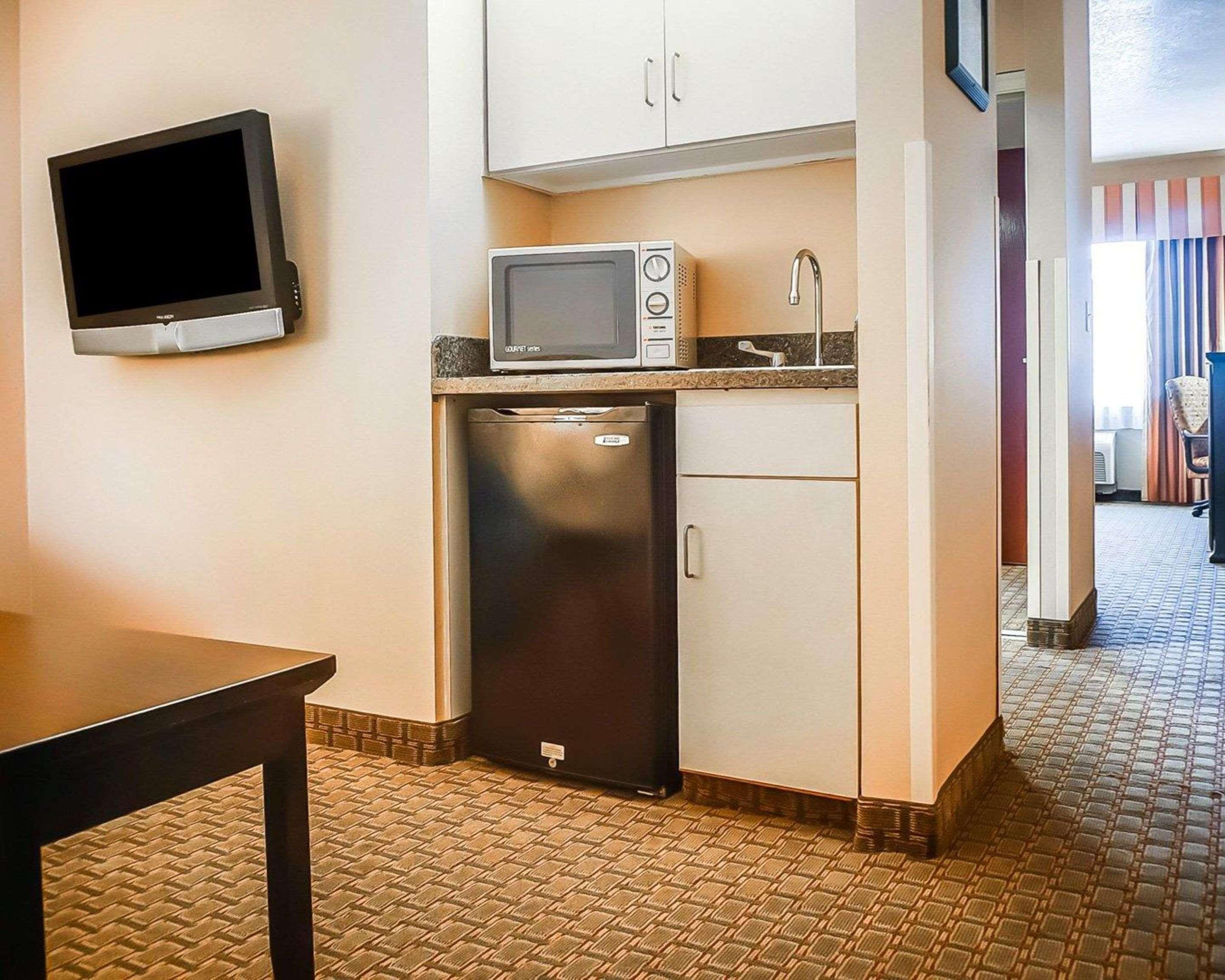 Quality Inn & Suites Розуэлл Экстерьер фото