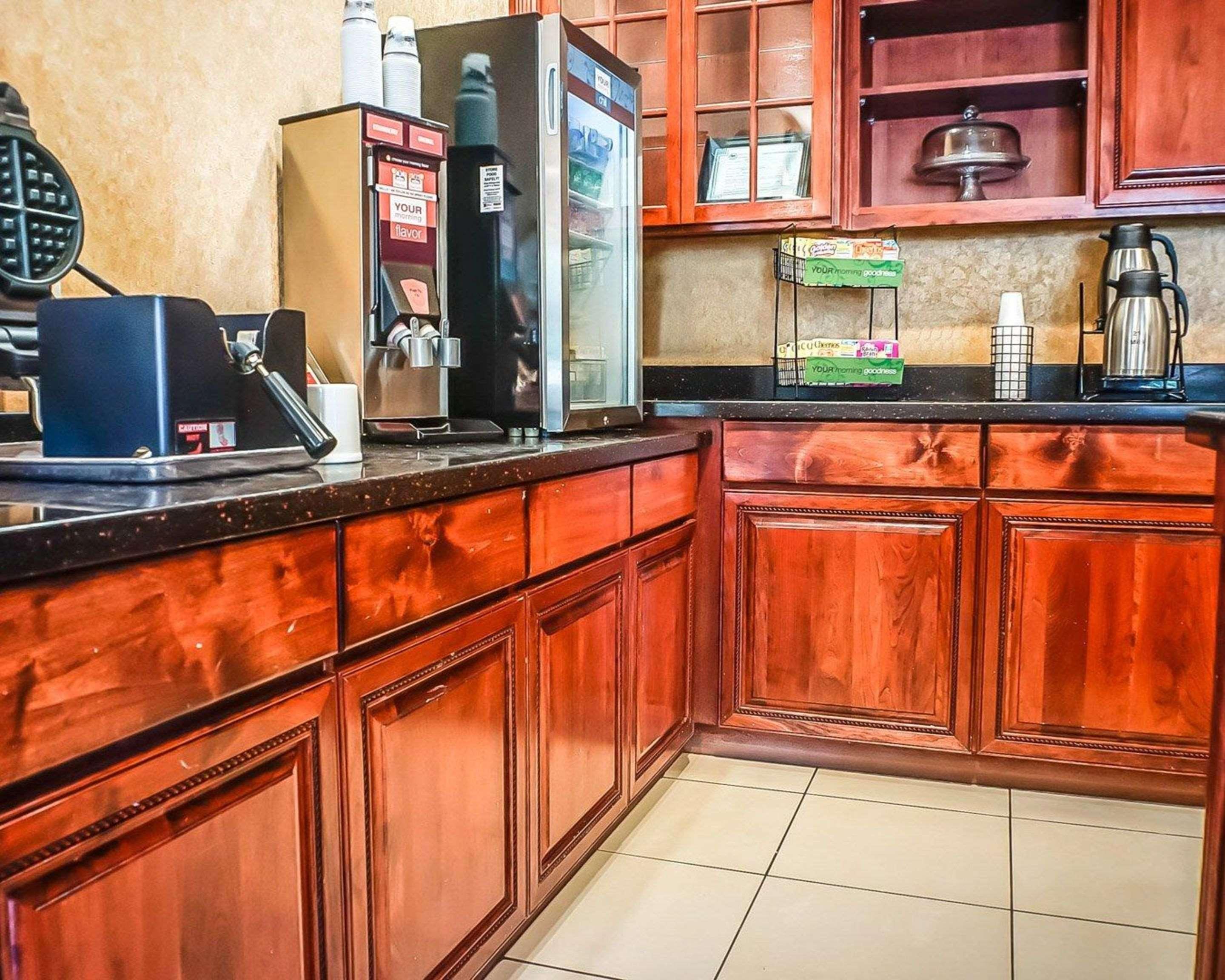 Quality Inn & Suites Розуэлл Экстерьер фото