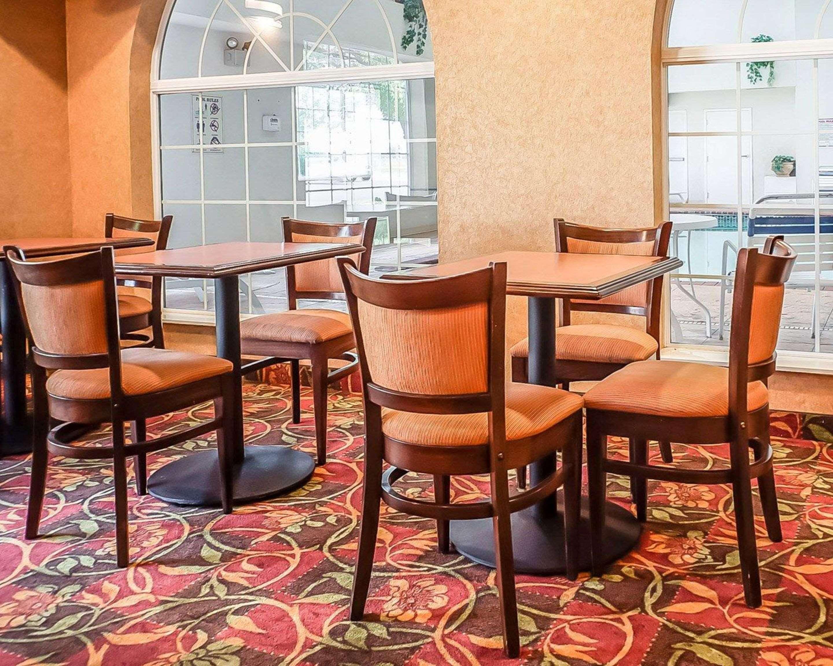 Quality Inn & Suites Розуэлл Экстерьер фото