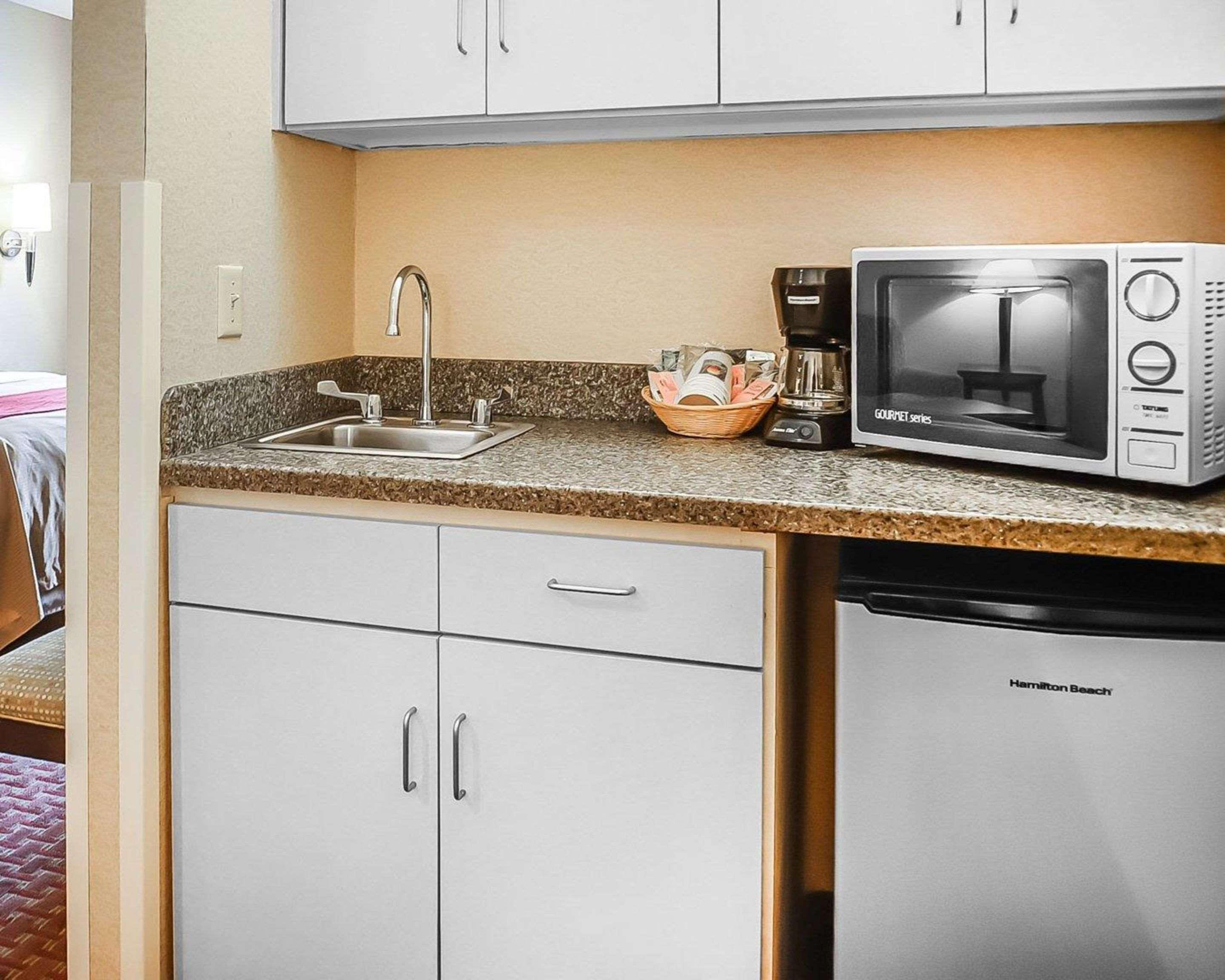 Quality Inn & Suites Розуэлл Экстерьер фото